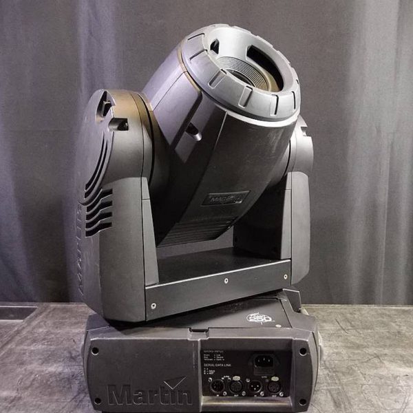 Martin-mac-250-entour