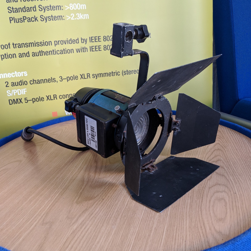 LTM Alimarc 200w Fresnel w/ Flight case