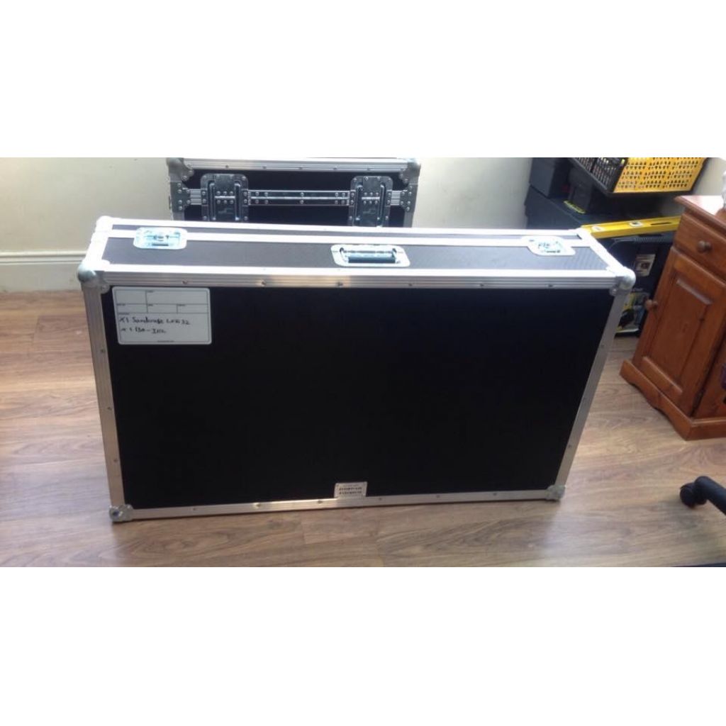 Soundcraft LX7ii 32 analogue mixing console