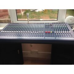 Soundcraft LX7ii 32 analogue mixing console