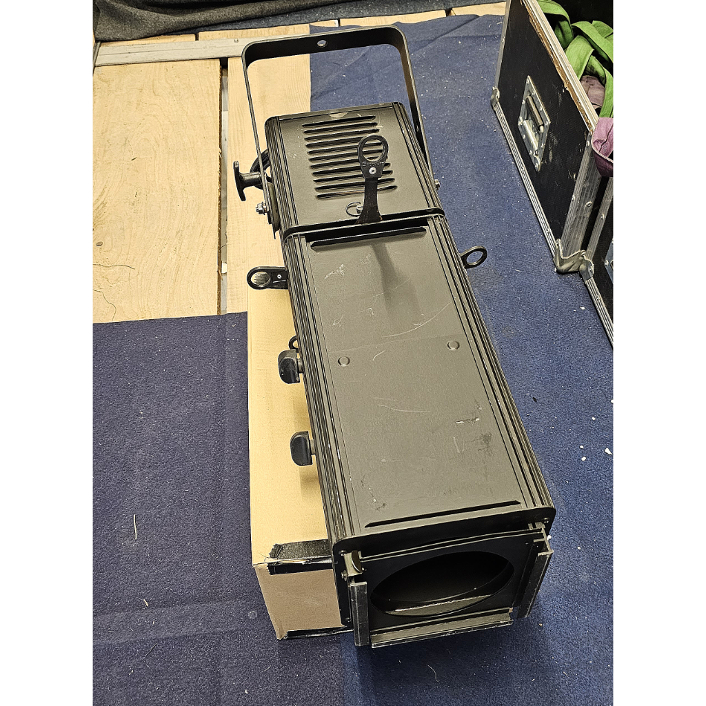 Spotlight Combi Zoom Profile 1000 13-35 Degree Lighting Fixture