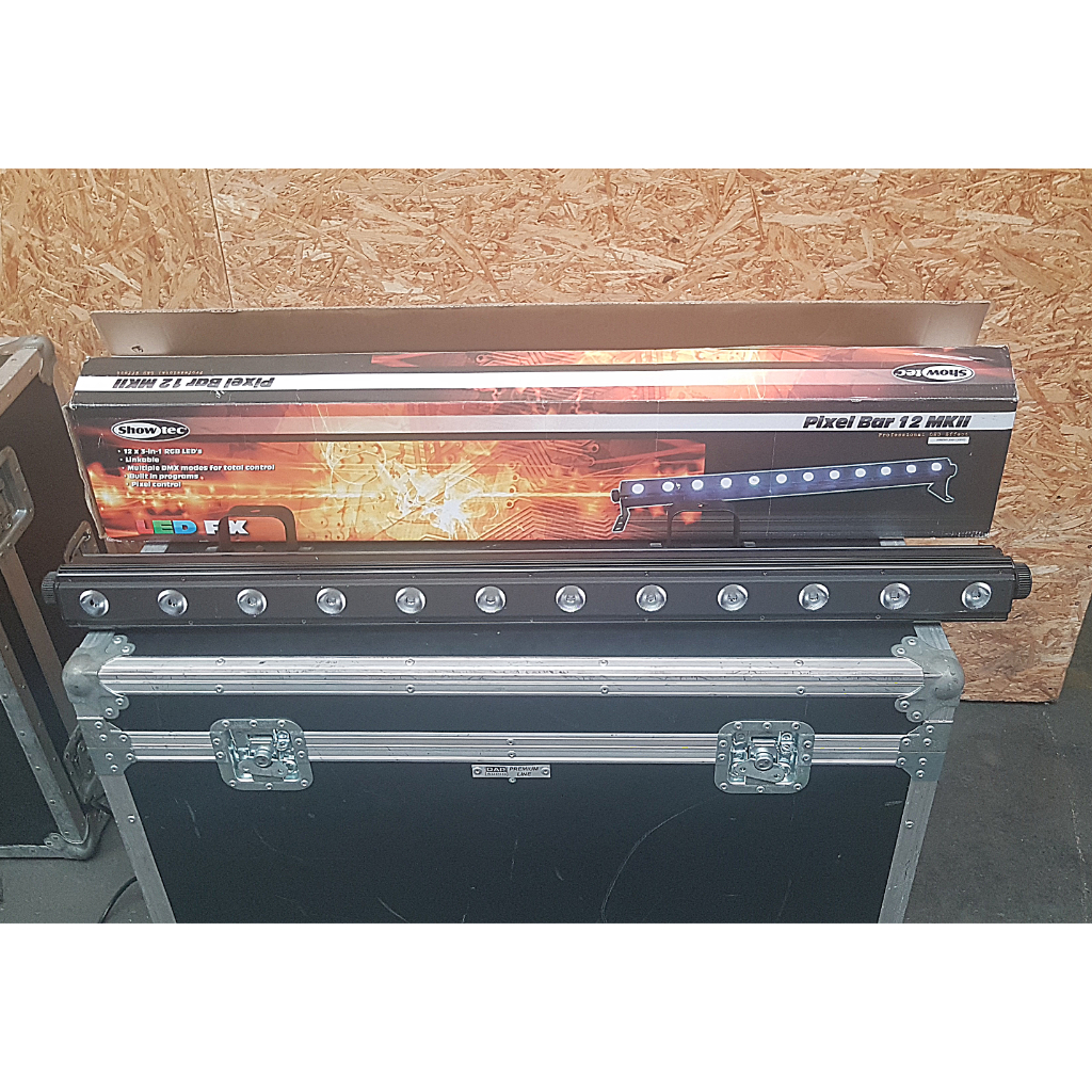New Showtec Pixel Bar 12 LED MKII Lighting Fixture