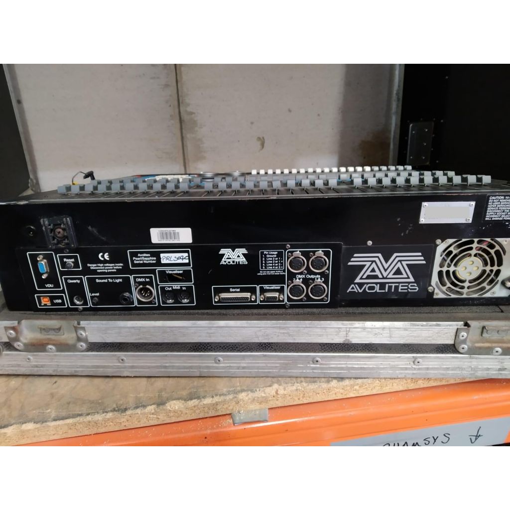 Avolites Pearl 2004 Lighting Desk