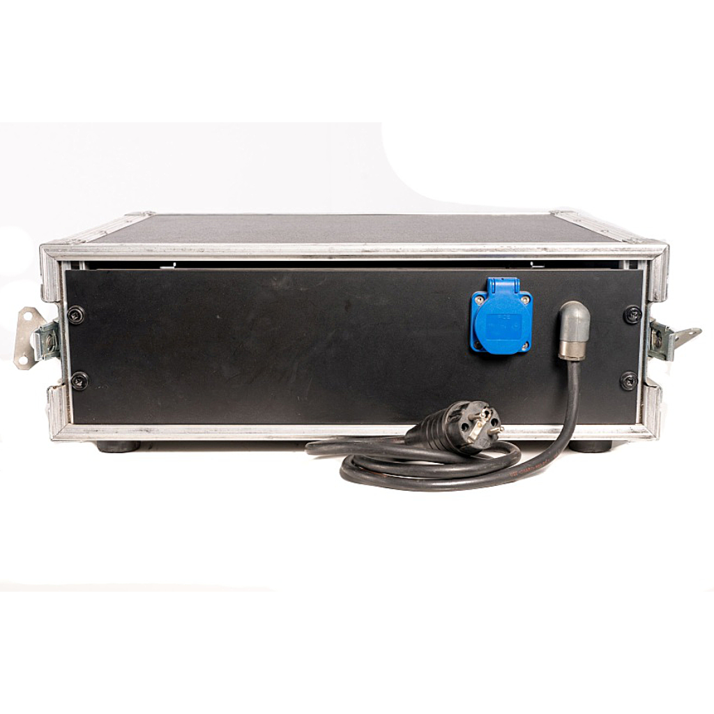 Dynatec XLR 5 P IN+LINK DMX Booster