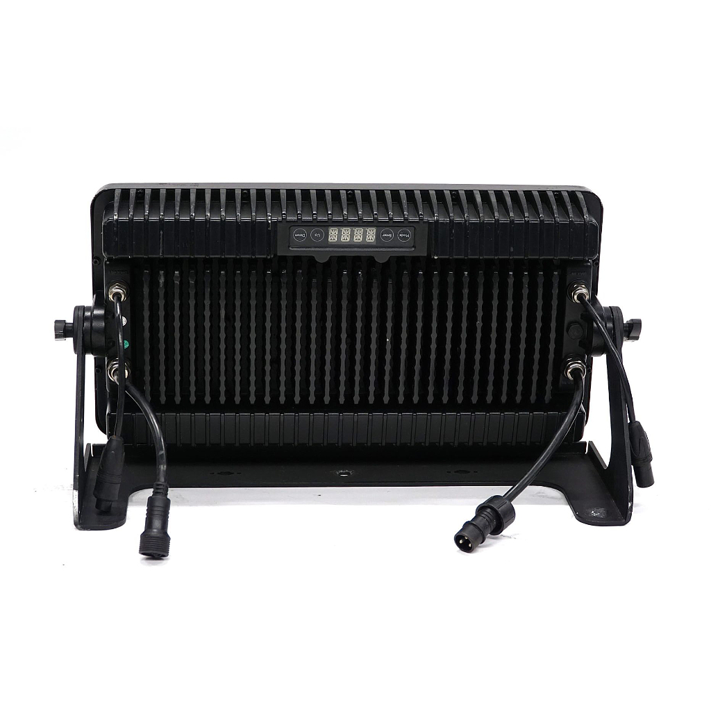 URC Citywash 300 LED Wash RGBW, 18° Lighting Fixture