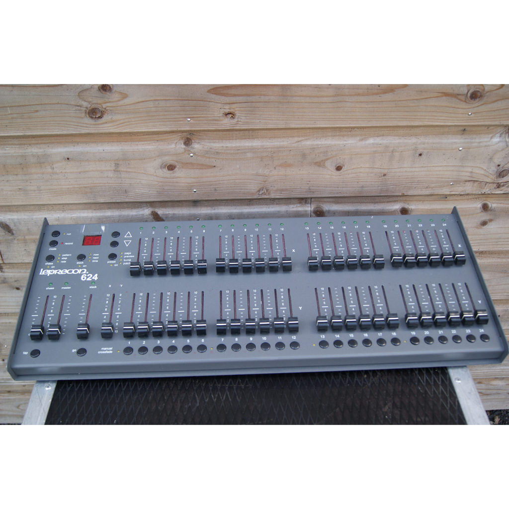 Leprecon LP-624 Lighting Console