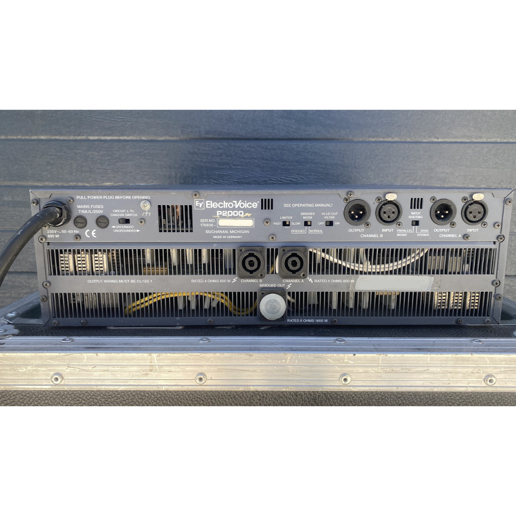 Electrovoice P2000 Amplifier