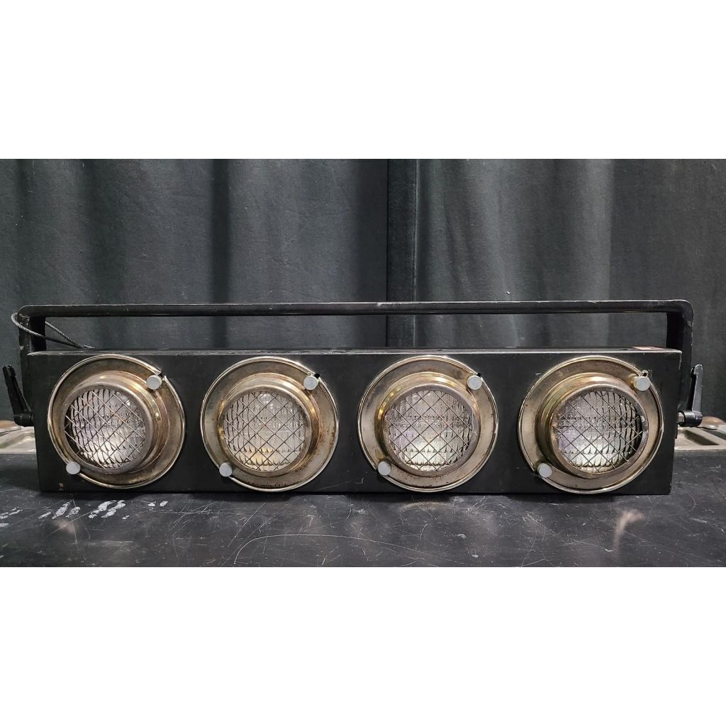 Blinder 4 Lite Linear PAR 36 Lighting Fixture