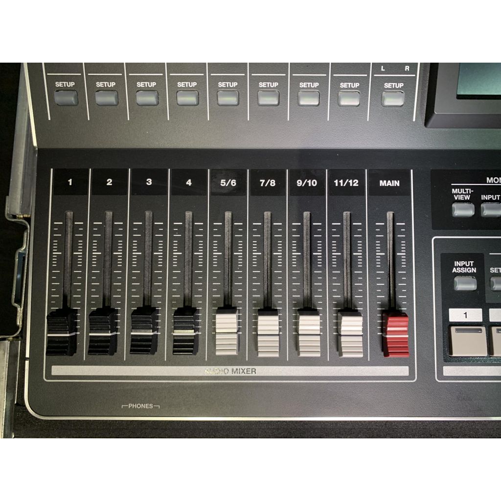 Roland VR-50HD Multiformat AV Mixer