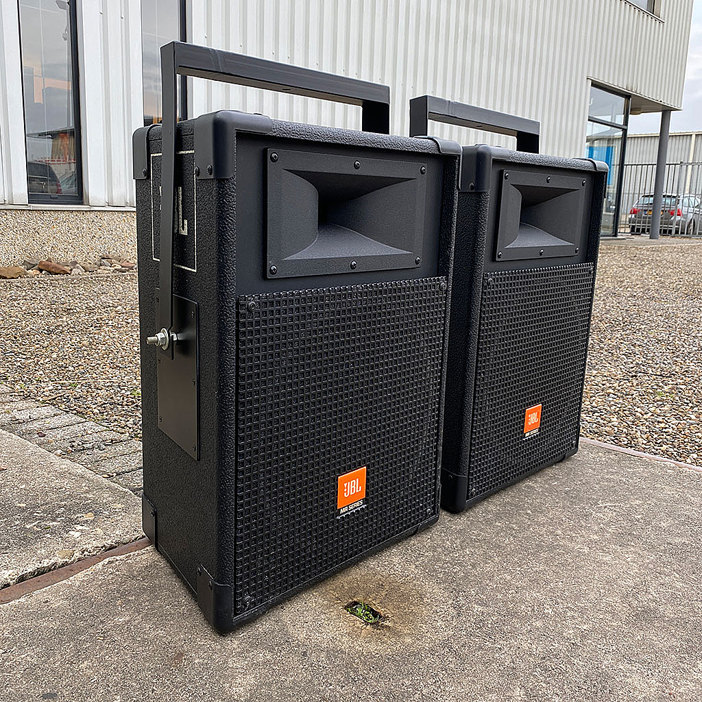 JBL MR925 stage speaker or a pole mounted speakers Set (2)