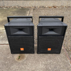 JBL MR925 stage speaker or a pole mounted speakers Set (2)