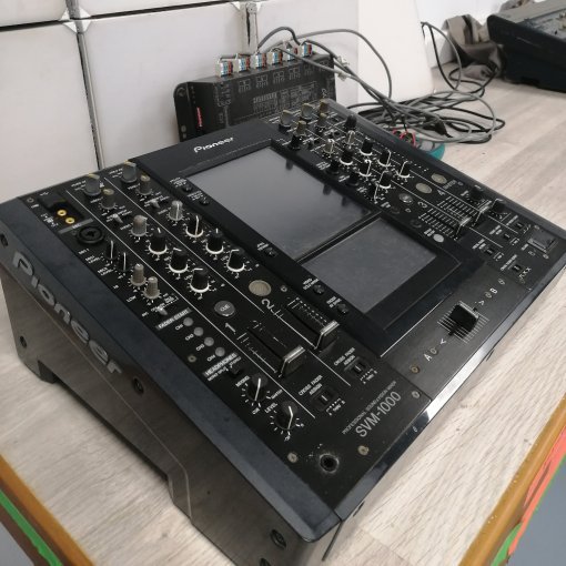 Pioneer SVM-1000 DJ Mixer