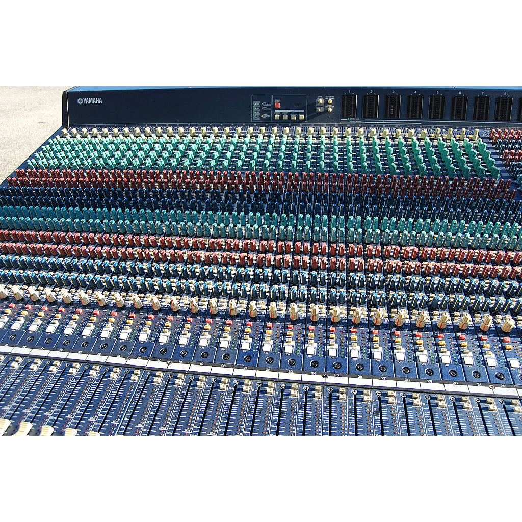 Yamaha PM5000 56CH with double power supply
