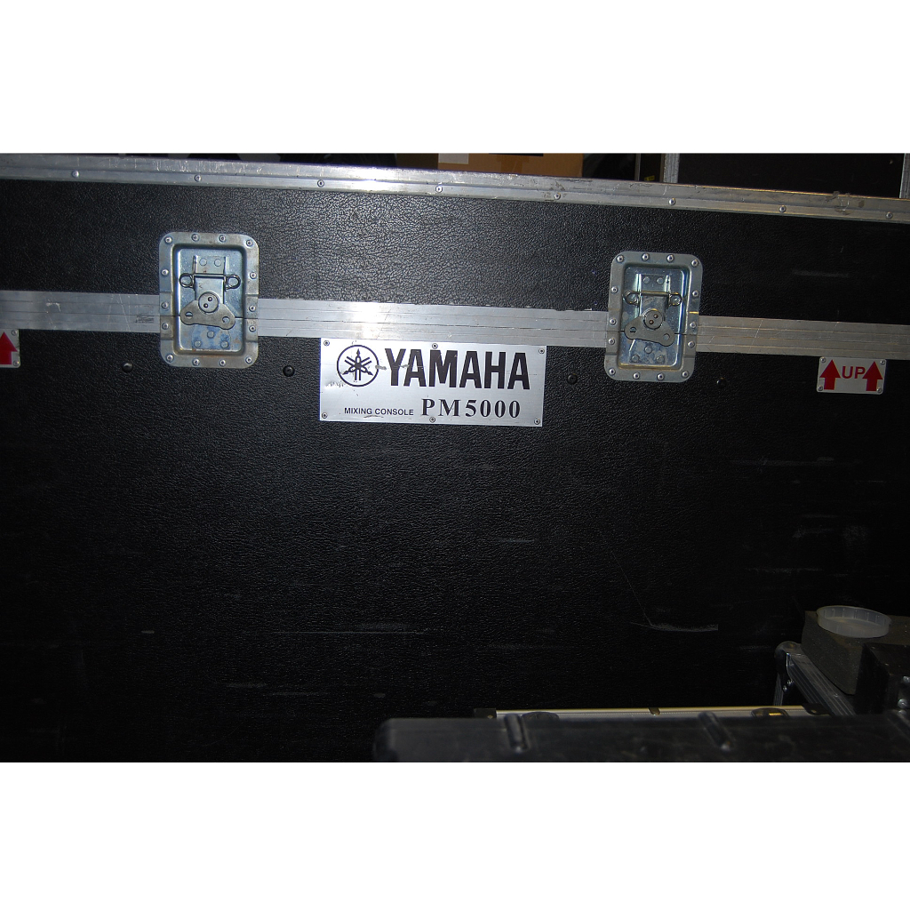 Yamaha PM5000 56CH with double power supply