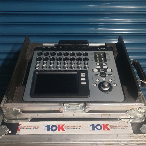 QSC TouchMix-16 Compact Digital Mixer