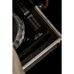 Pioneer CDJ-350 rekordbox-ready digital deck