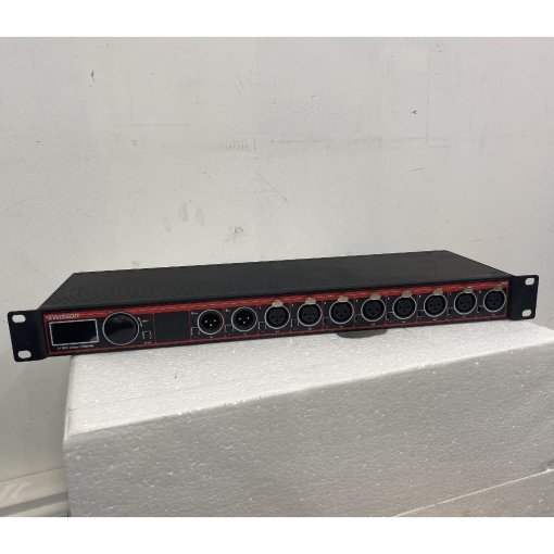 Swisson XPD-28 3R DMX Splitter