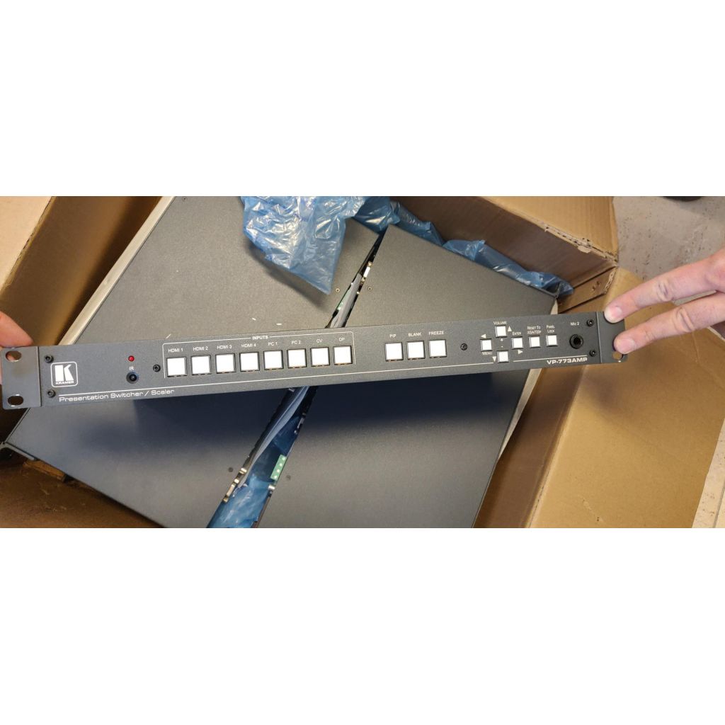 Kramer VP-773A high−performance presentation switcher and scaler
