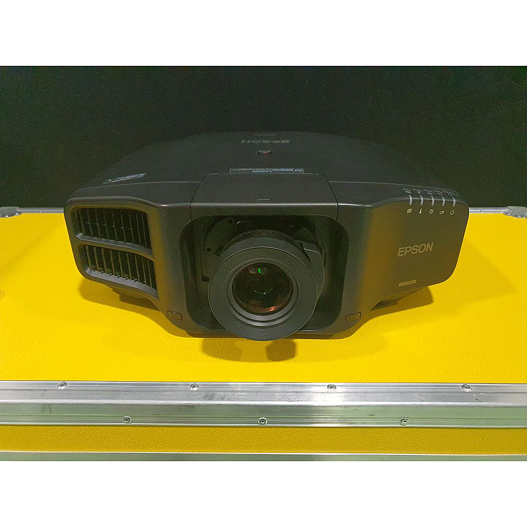 Epson EB G7905U Projector
