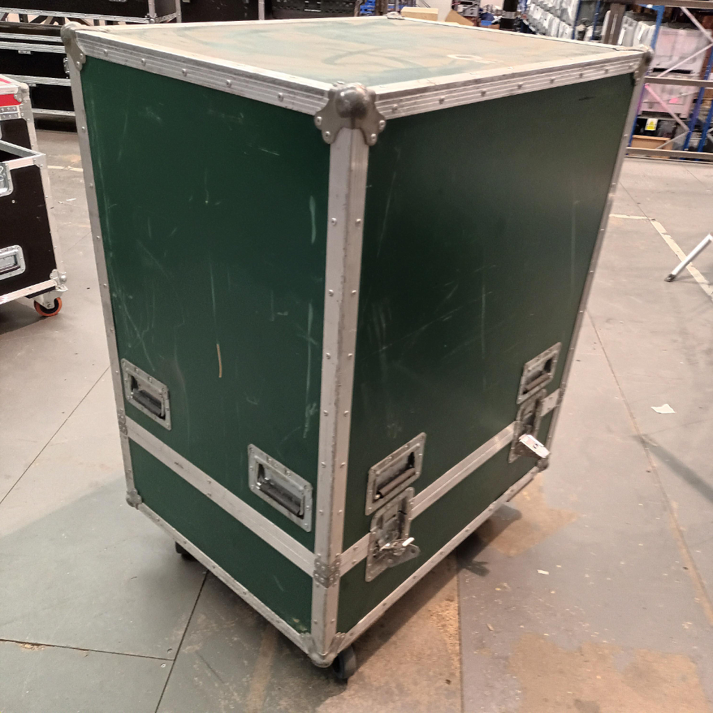 Licht Technik MB-R/B-008-11 Auto Yoke and Robert Juliat 2kw PC Package