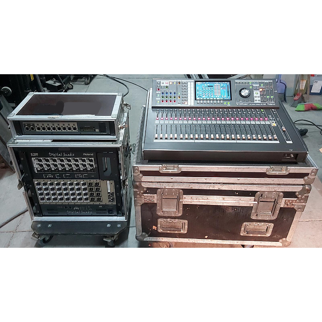 Roland M-480 LIVE with Stage Racks Package