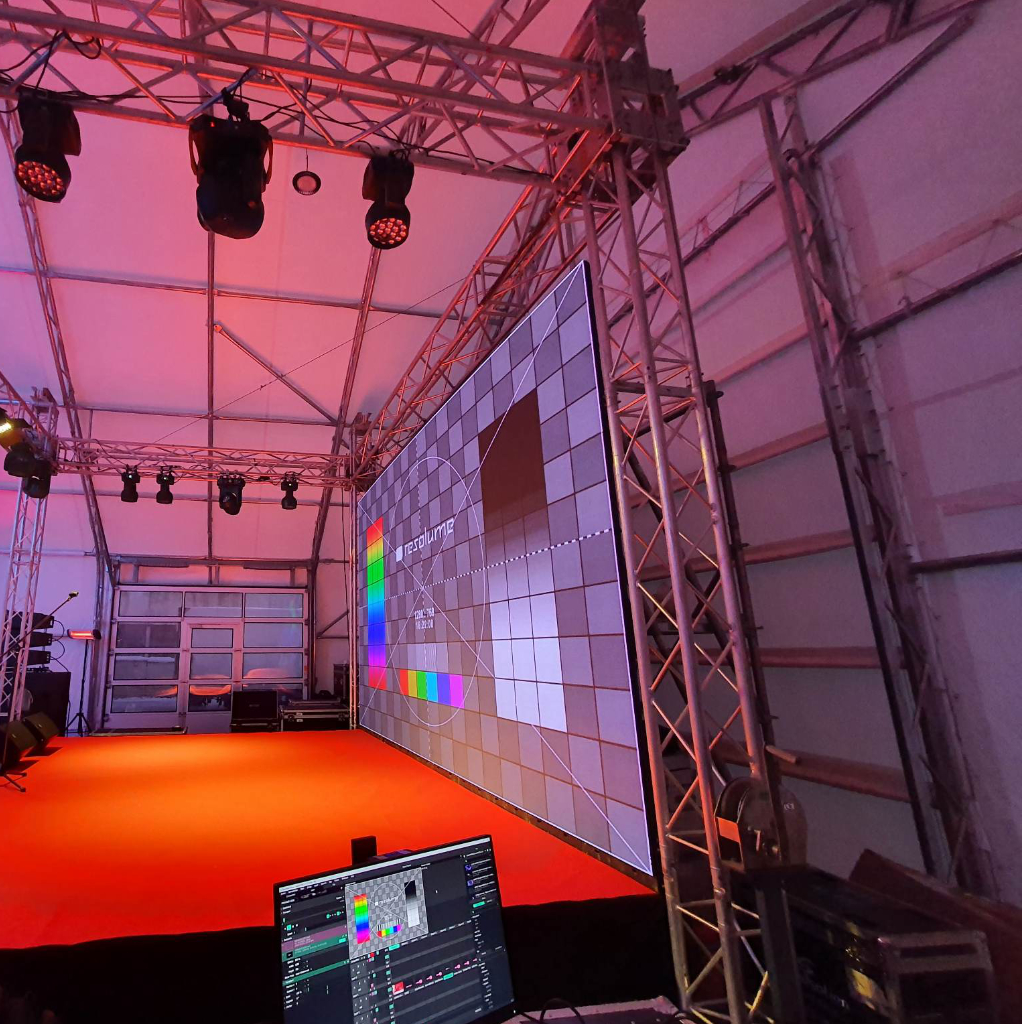 Charming LED P3.91 OUTDOOR LED Wall (55 sq.m.) Full Set