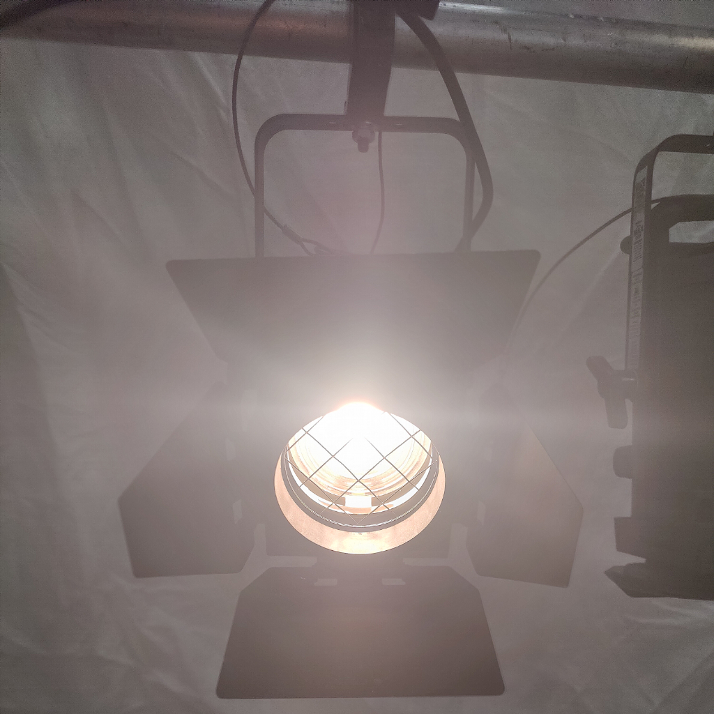 Acclaim 650w Fresnel Set (15)