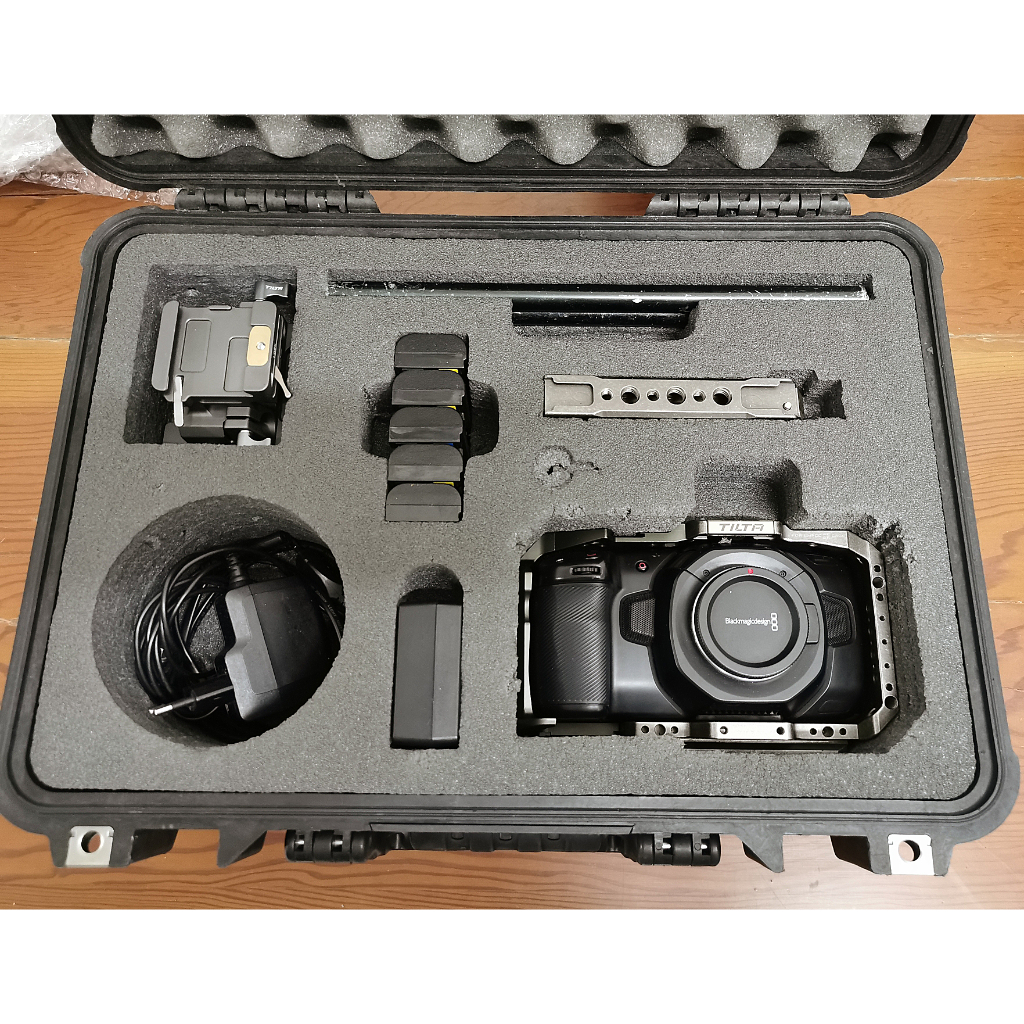 Blackmagic Design Pocket Cinema Camera 4K Kit