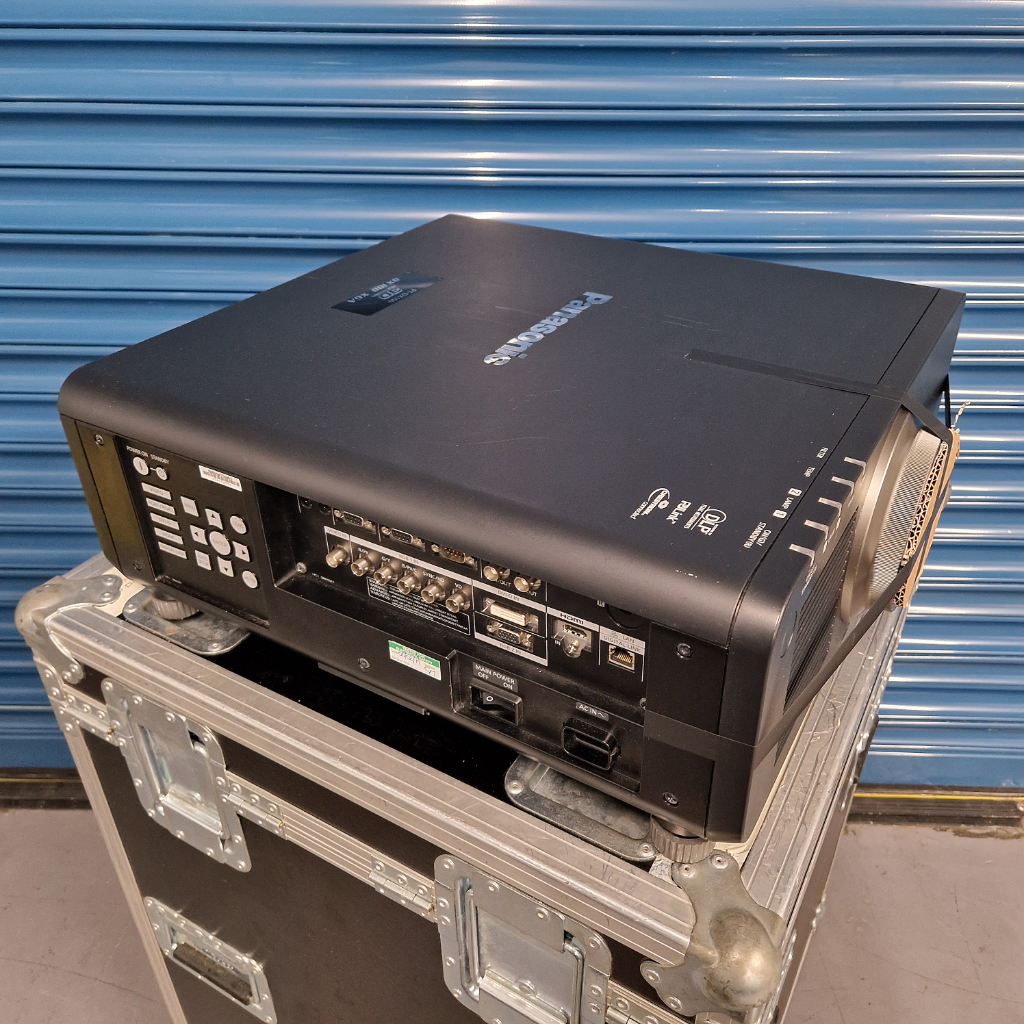 Panasonic PT-DX100 XGA (10K) – Buy now from 10Kused