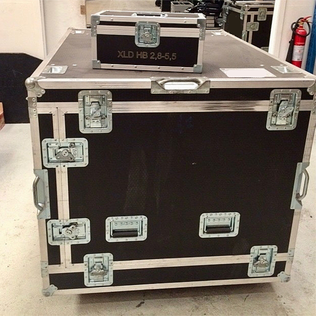Barco HDQ-2K40 Projector