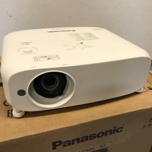 Panasonic PT-VZ580 EJ Projector
