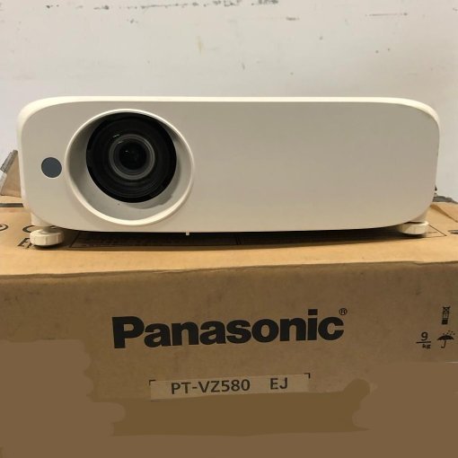 Panasonic PT-VZ580 EJ Projector