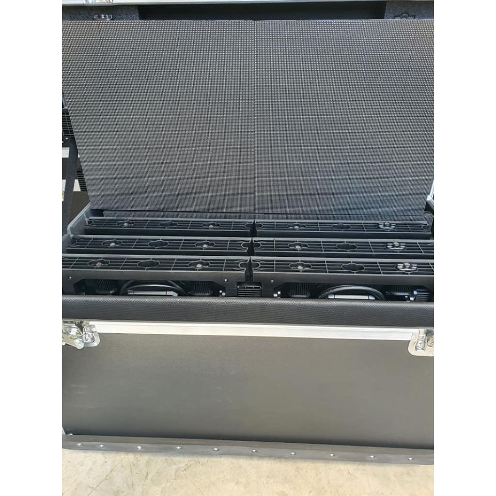 YES TECH MG7S 3.9 Outdoor LED panels