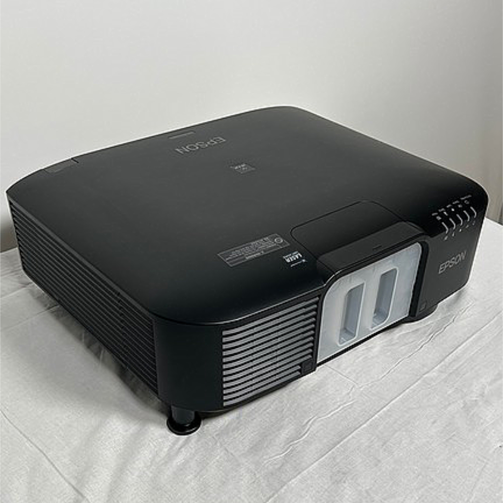 Epson EB-PU1008B