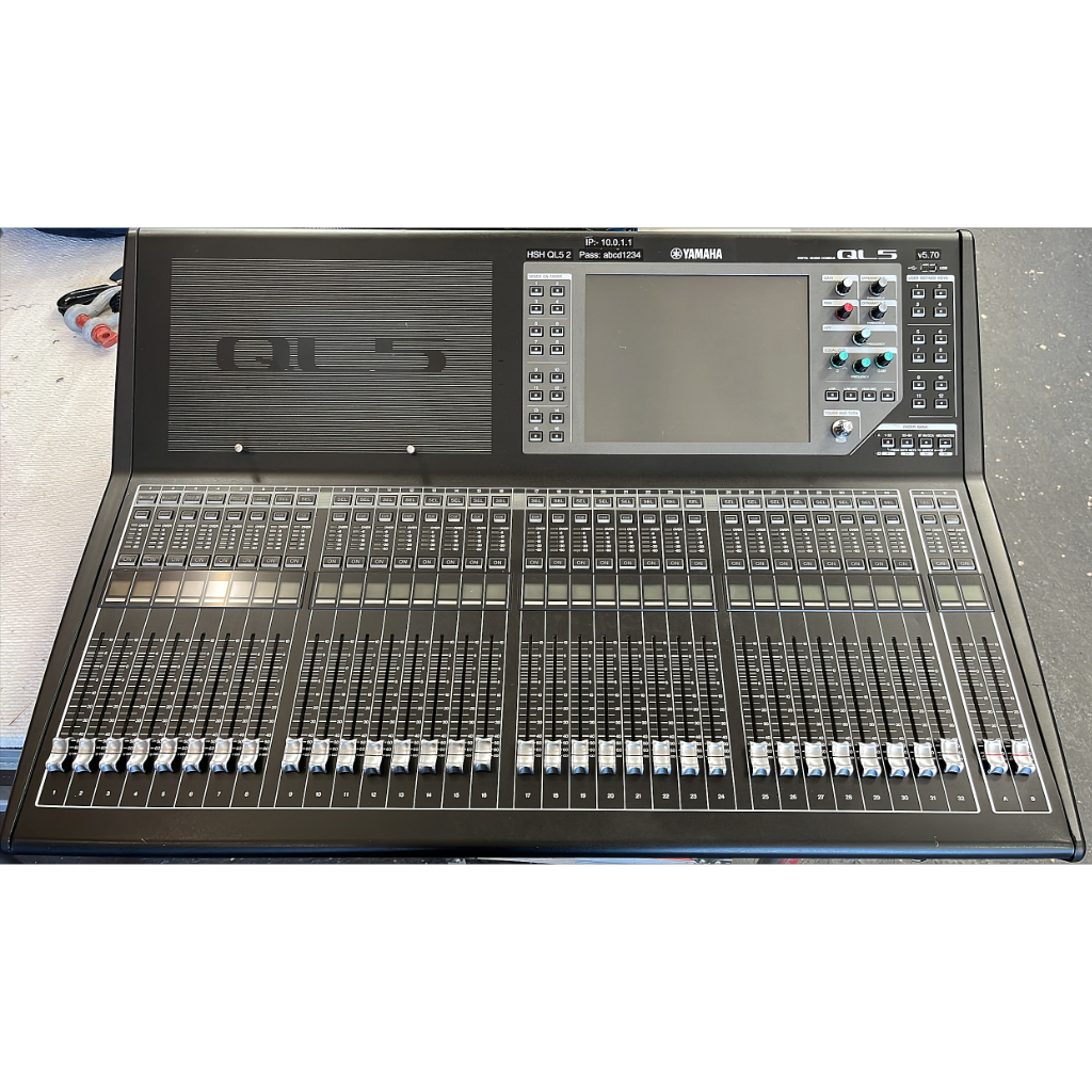 Yamaha QL5 Mixing console
