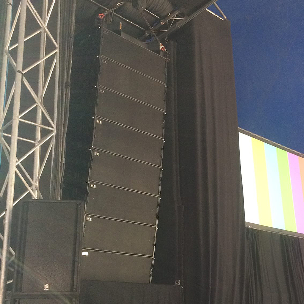 Martin Audio W8L High performance three-way line array enclosure