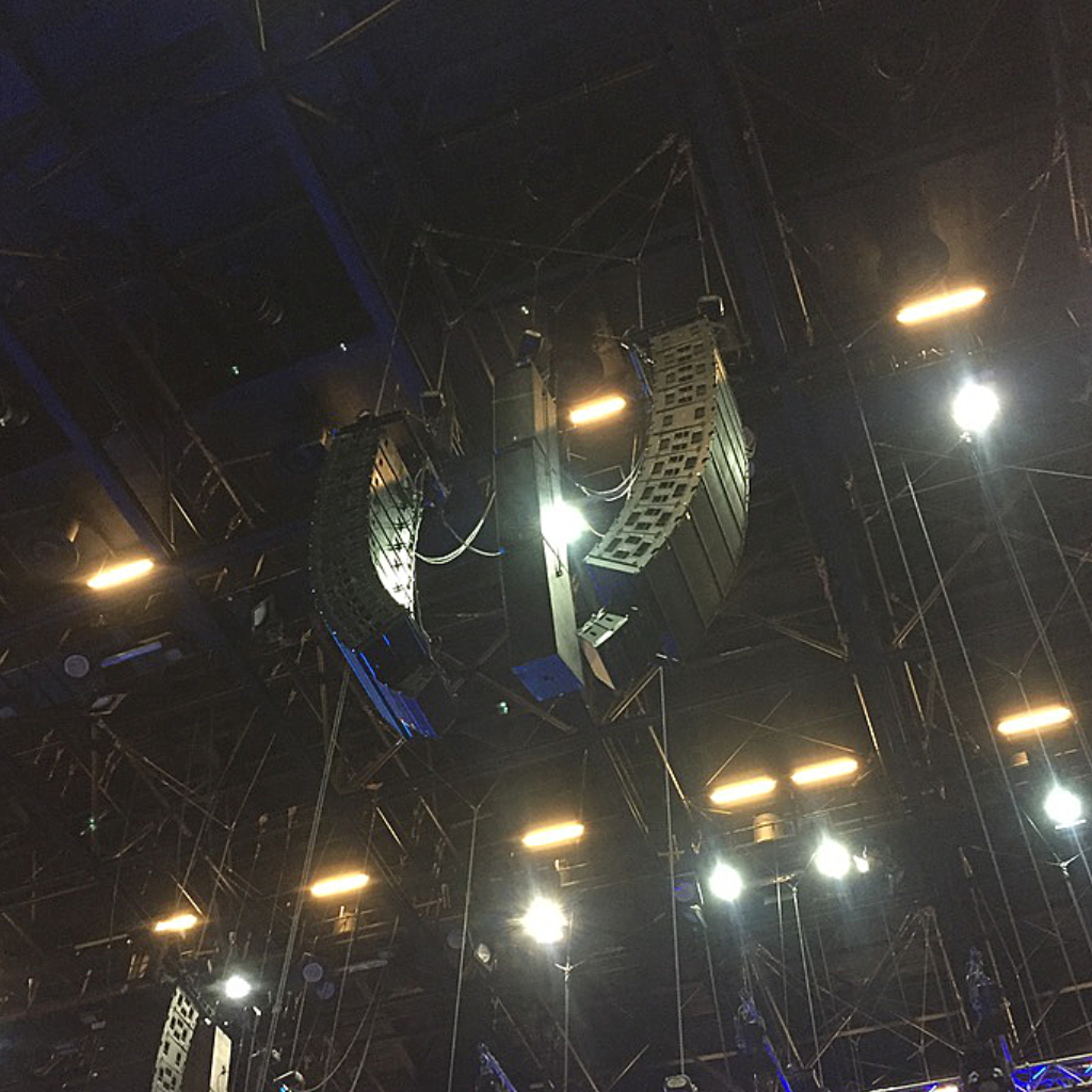 Martin Audio W8L High performance three-way line array enclosure