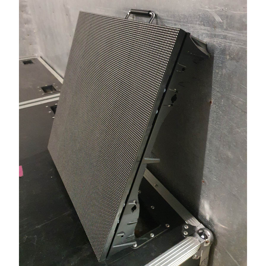 Charming LED P3.91 Outdoor LED Wall (30 sqm) Package