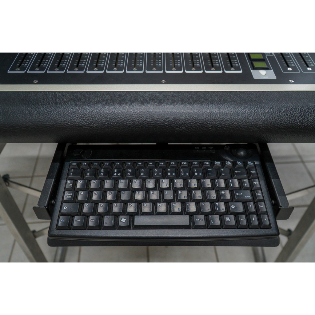DiGiCo Quantum 7 (Surface with dual engine, w/HMA)