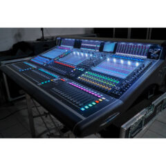 DiGiCo Quantum 7 (Surface with dual engine, w/HMA)