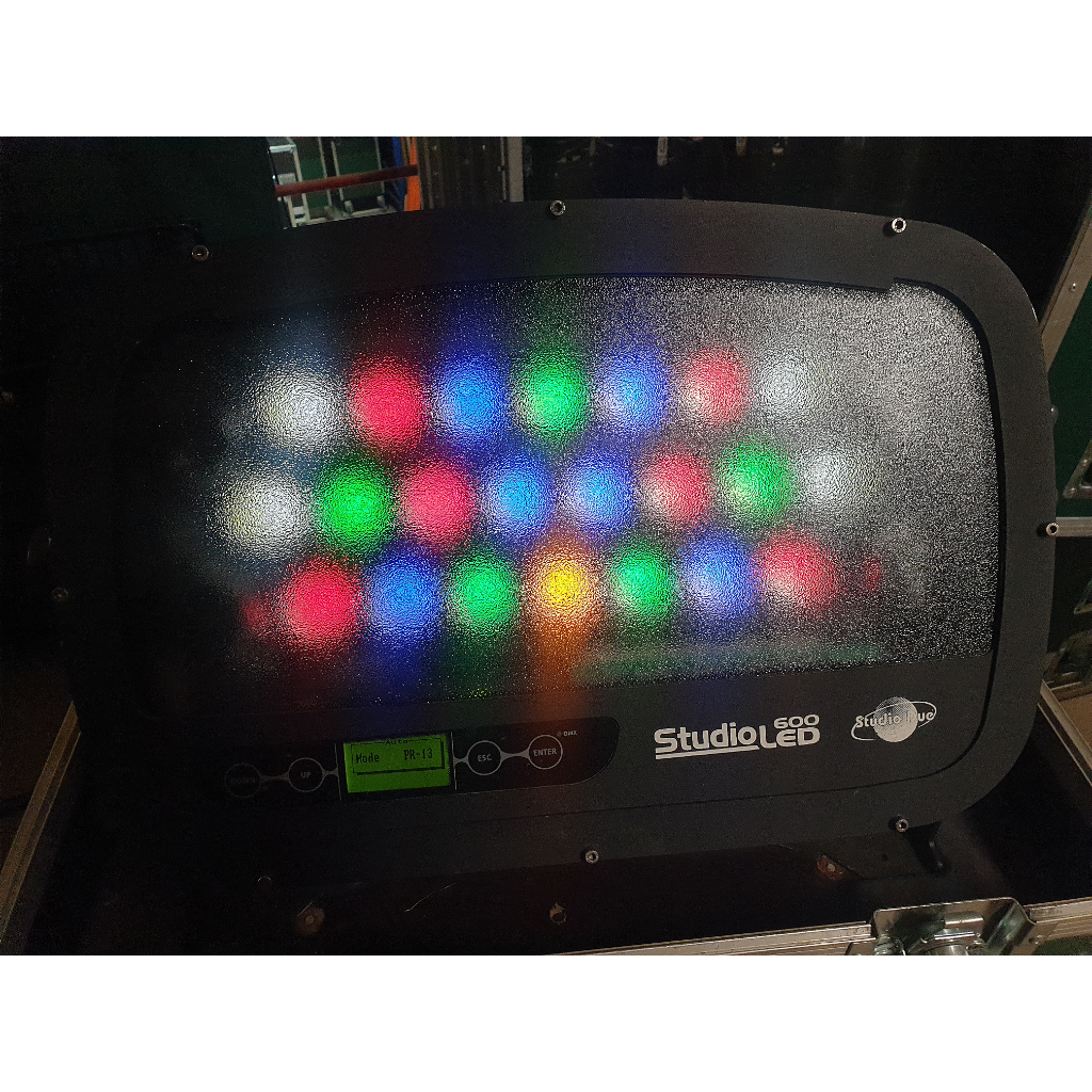 Studio Due LED600 Lighting Fixture Package