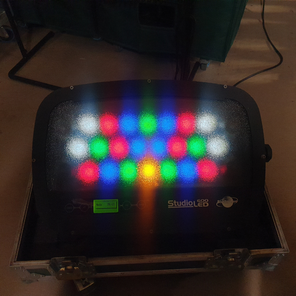 Studio Due LED600 Lighting Fixture Package
