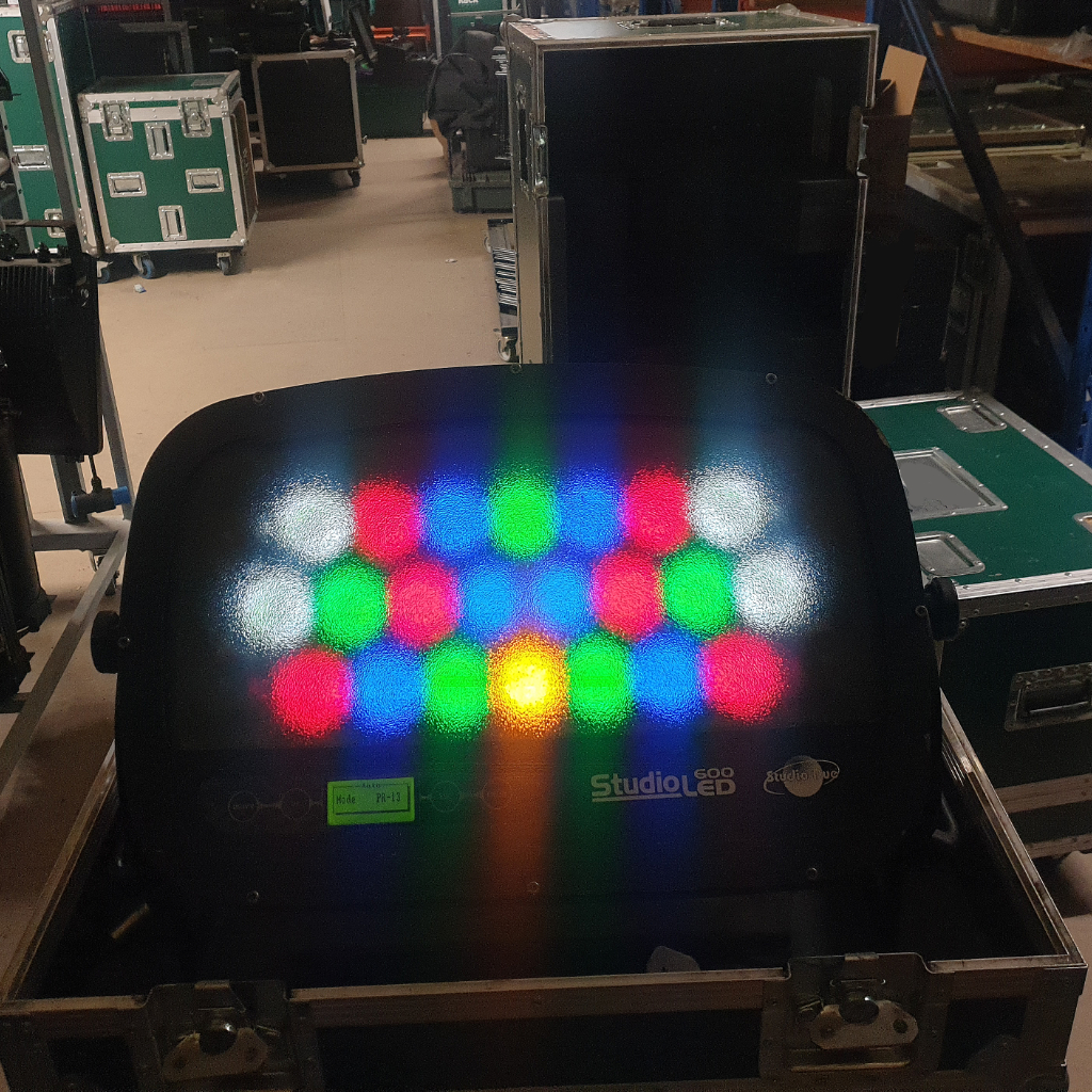 Studio Due LED600 Lighting Fixture Package