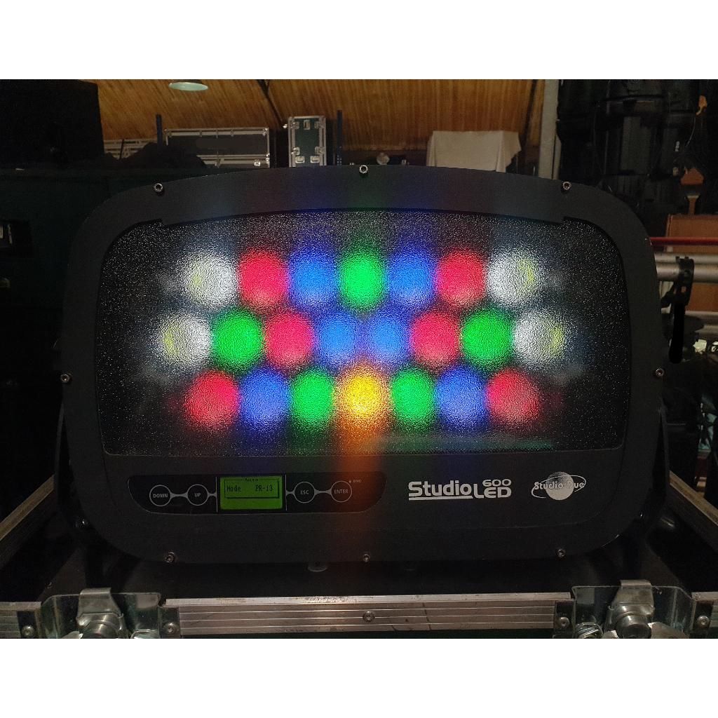 Studio Due LED600 Lighting Fixture Package