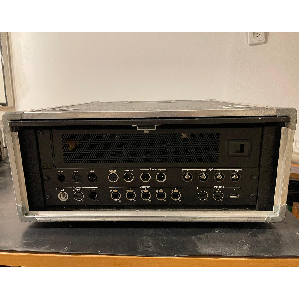 Avolites Q3 media server