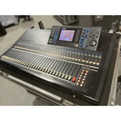 Yamaha LS9-32 Digital Mixing Console Package