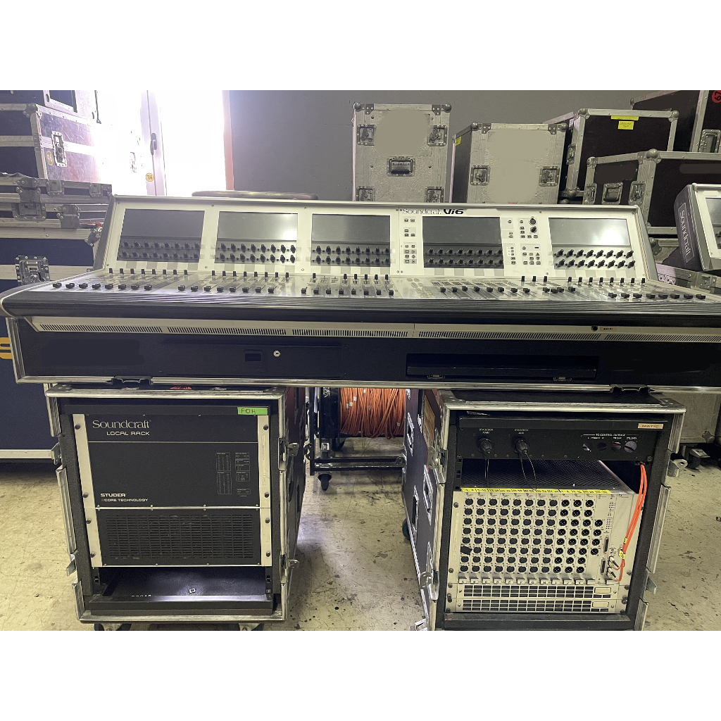 Soundcraft VI600 Audio Mixers with Local rack and Stage rack