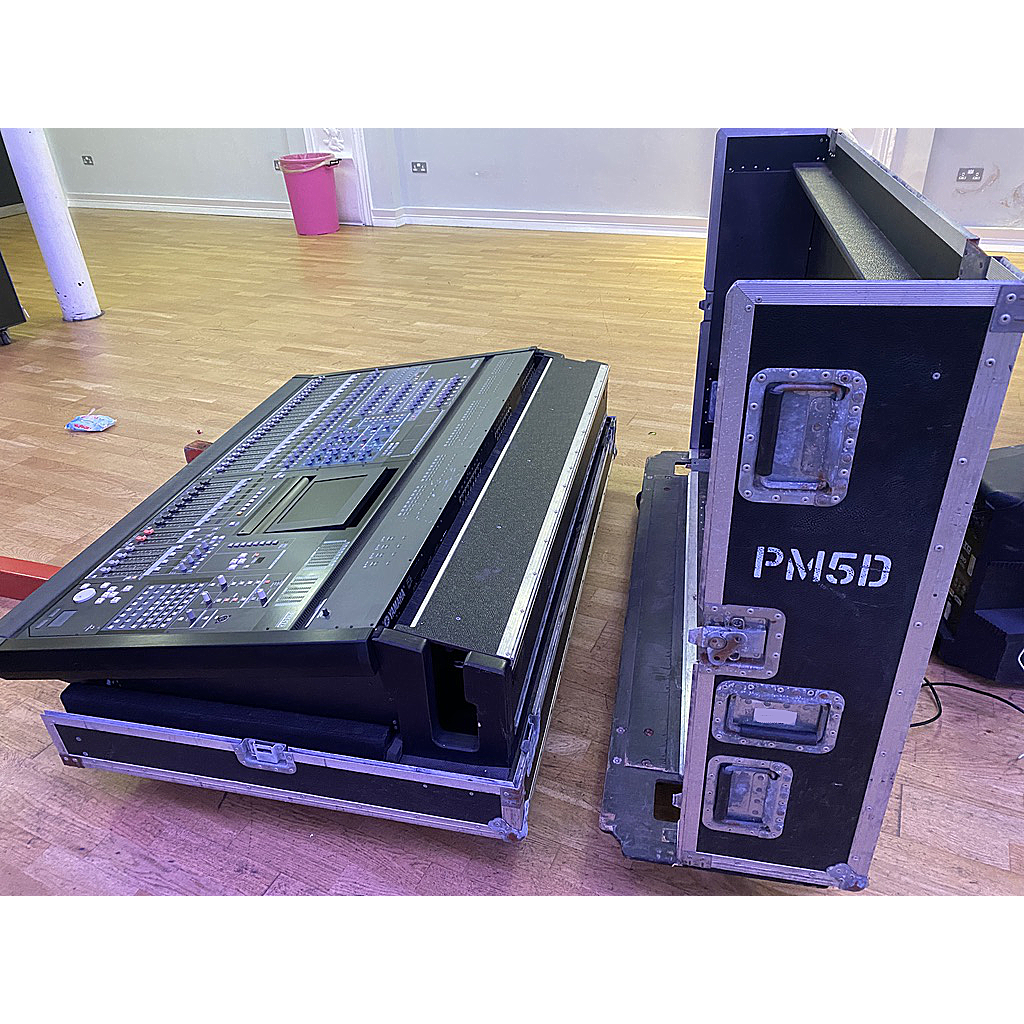 Yamaha PM5D Digital Mixing Console with Stage Rack