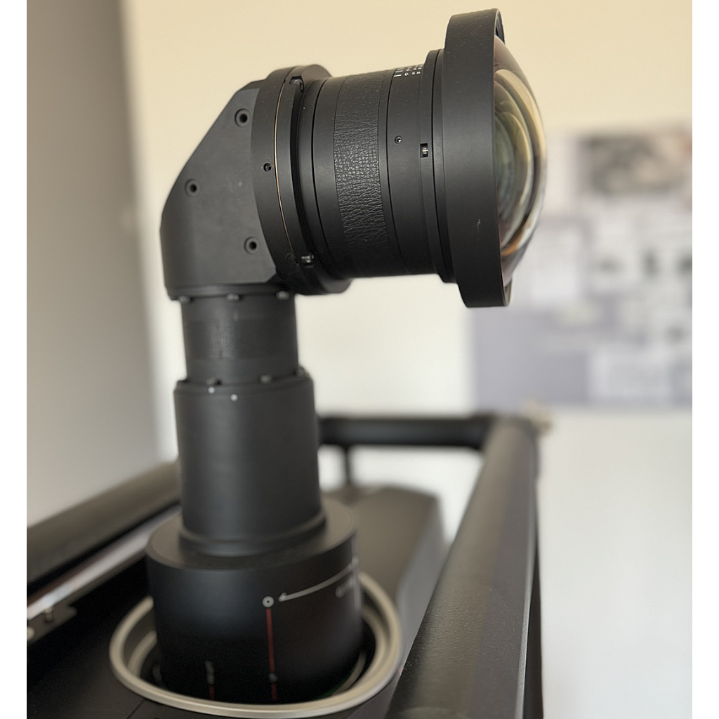 Barco 0.38 : 1 UST 90° FLDX lens
