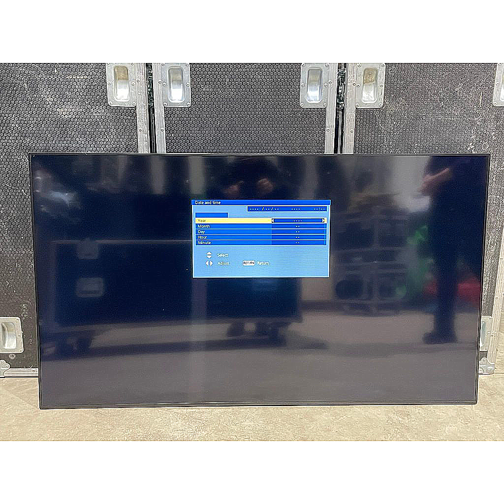 Panasonic TH-65LFE8 LCD Display Set